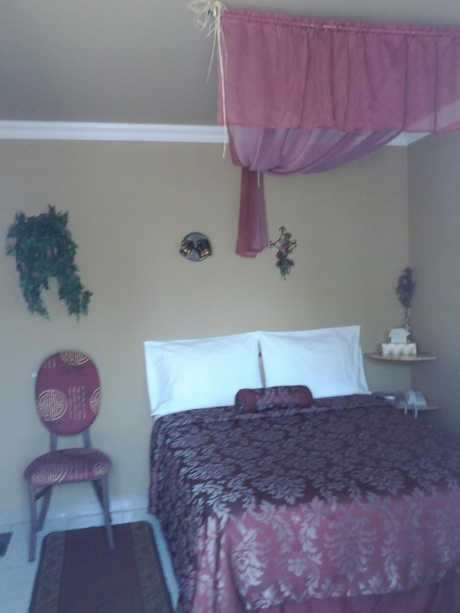 Motel Montgolfiere Jp Saint-Jean-sur-Richelieu Bagian luar foto