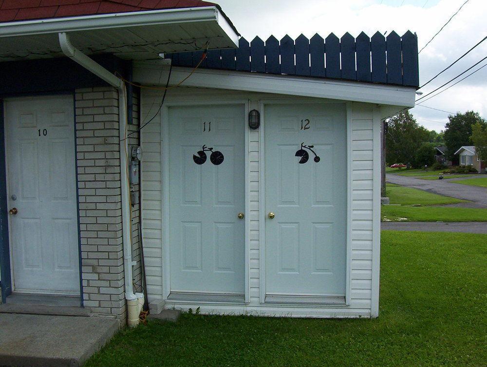 Motel Montgolfiere Jp Saint-Jean-sur-Richelieu Bagian luar foto