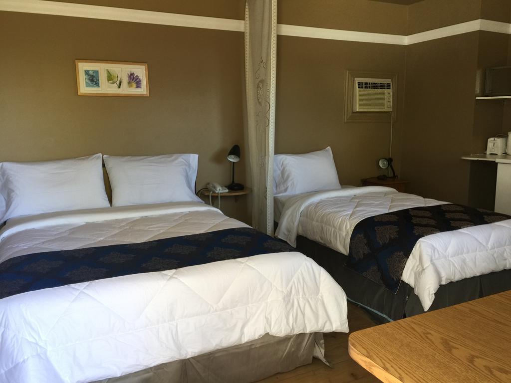 Motel Montgolfiere Jp Saint-Jean-sur-Richelieu Bagian luar foto