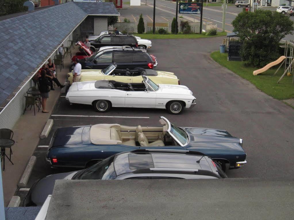 Motel Montgolfiere Jp Saint-Jean-sur-Richelieu Bagian luar foto